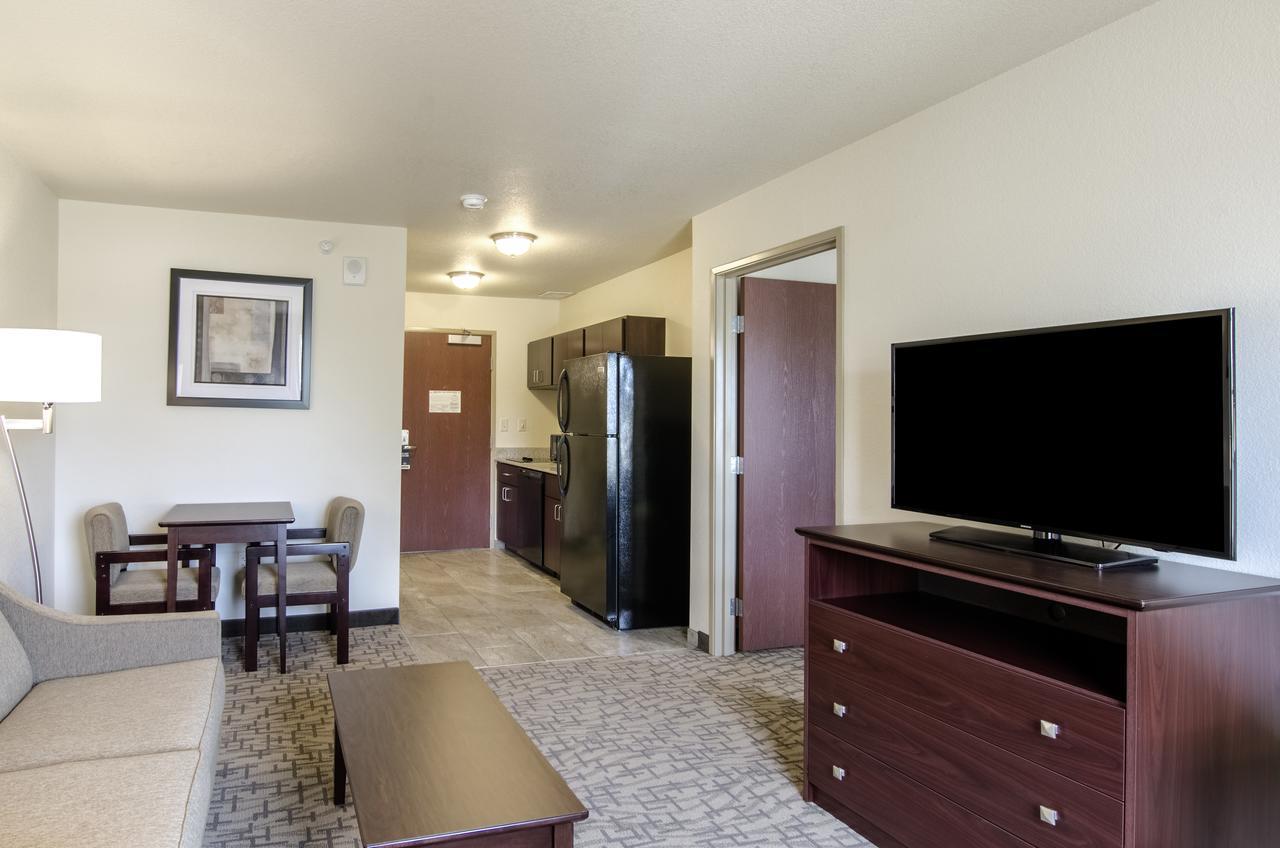 Cobblestone Inn&Suites - Guernsey Extérieur photo